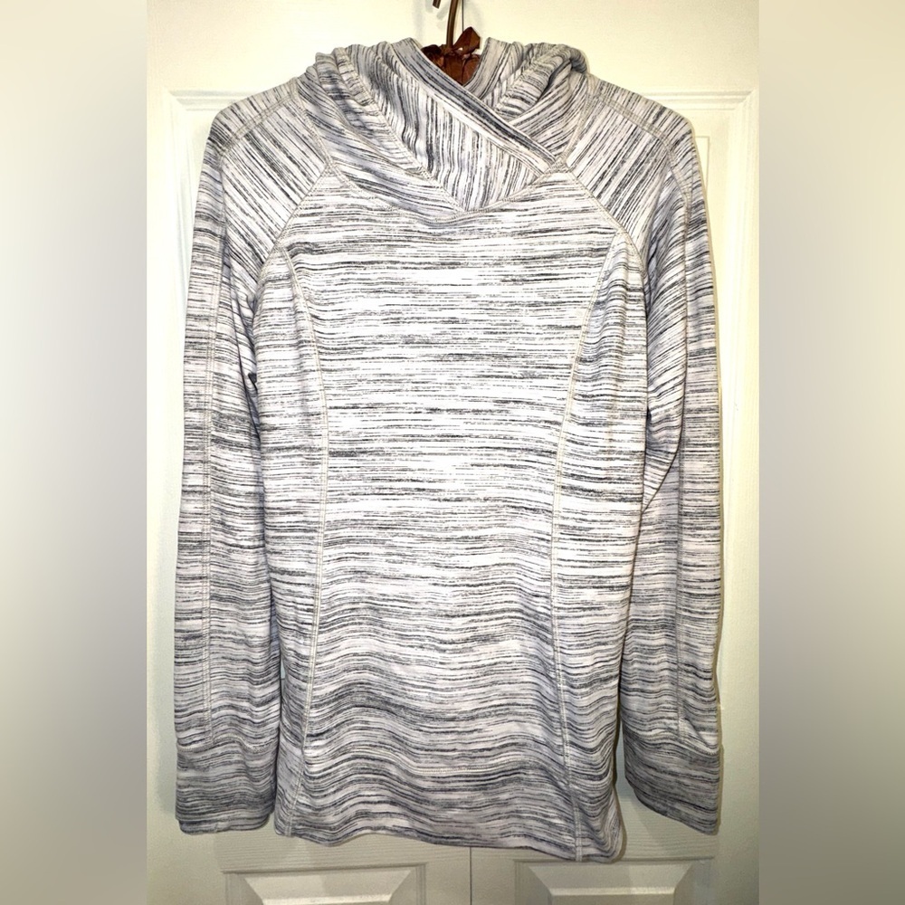 Lululemon Run Back On Track Hoodie Stripe Size 4 Thumbholes Rulu